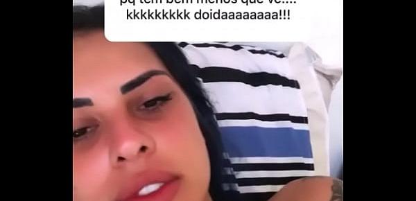  Tati zaqui pagando peitinho